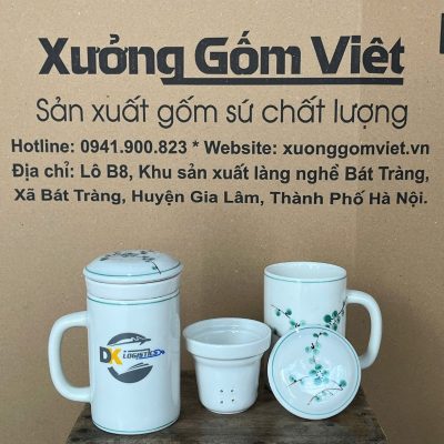 Cốc sứ lọc trà in logo có nắp dáng trụ cao quai C 450ml CSLT-03