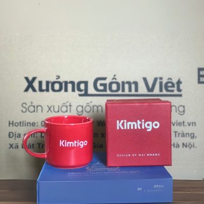 Ly sứ màu in logo dáng trụ lùn quai C màu đỏ 300ml LSM-04