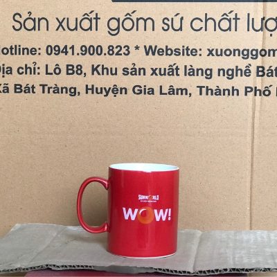 Ly sứ màu in logo dáng trụ quai C màu đỏ và trắng 350ml LSM-08