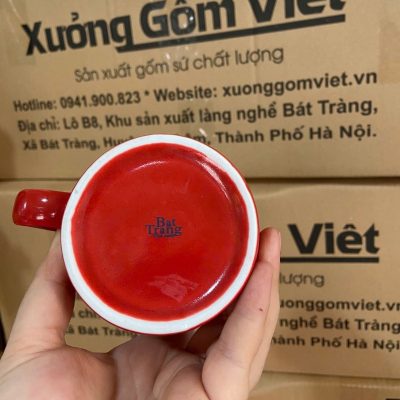 Ly sứ màu in logo dáng thóp quai C màu đỏ 350ml LSM-21