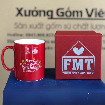 Ly sứ màu in logo dáng trụ quai C màu đỏ và trắng 350ml LSM-27