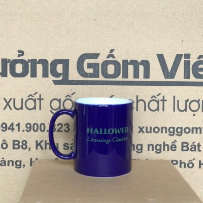 Ly sứ màu in logo dáng trụ quai C màu xanh navy và trắng 350ml LSM-22