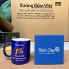 Ly sứ màu in logo dáng trụ quai C màu xanh dương và trắng 350ml LSM-14