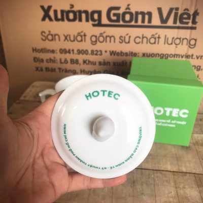 Ly sứ trắng in logo có nắp và đĩa dáng thóp quai C 300ml LST-07
