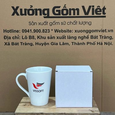 Ly sứ trắng in logo dáng trụ cao quai bán tim 400ml LST-03