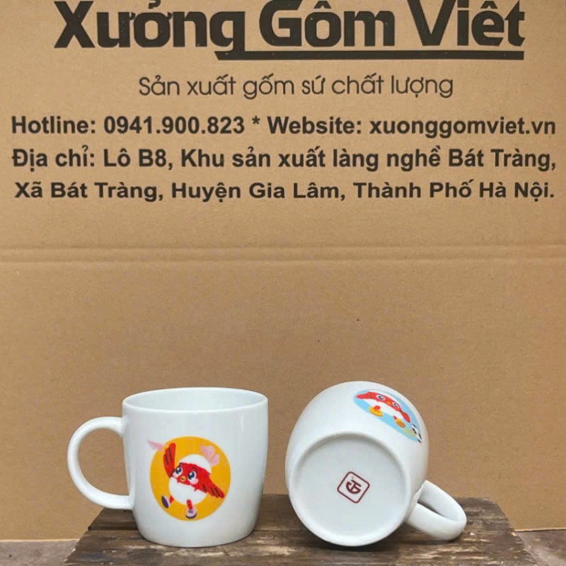 Ly sứ trắng in logo dáng trụ lùn quai C 300ml LST-15