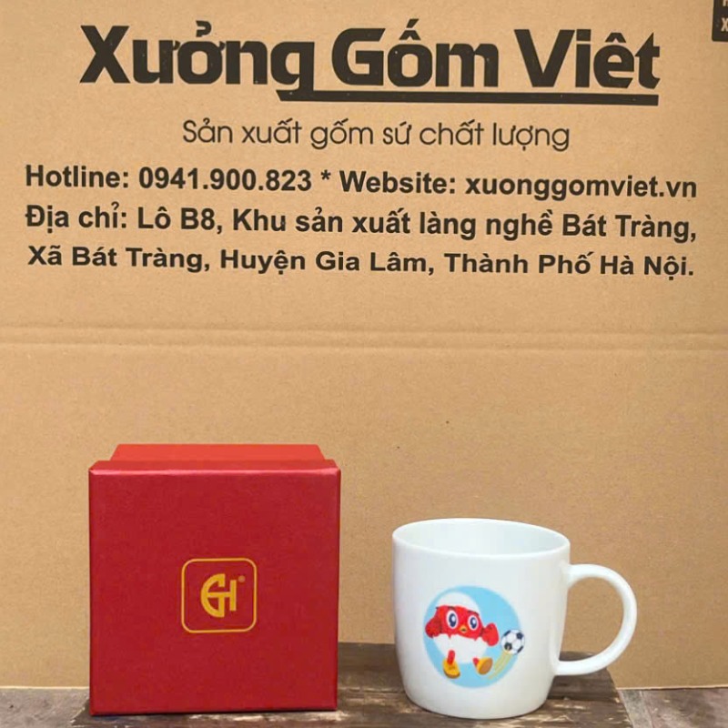 Ly sứ trắng in logo dáng trụ lùn quai C 300ml LST-15