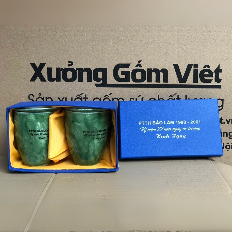 Bộ cốc sứ 2 món in logo có nắp dáng thóp quai tròn 400ml BCS-06