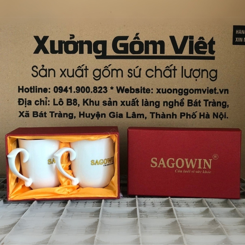 Bộ cốc sứ 2 món in logo dáng ngọn lửa quai bán tim họa tiết con ong 350ml BCS-20