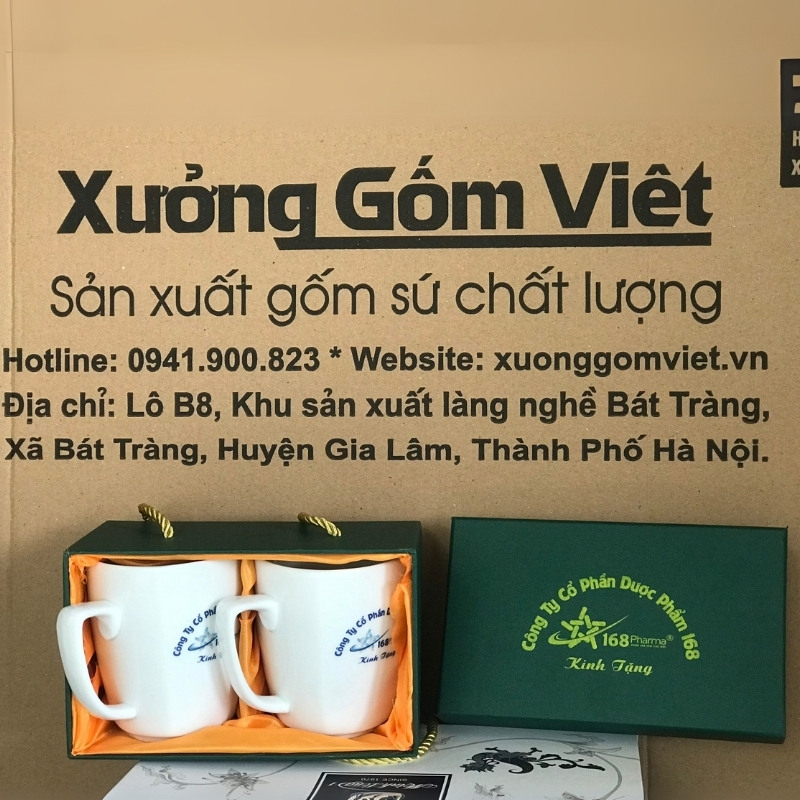 Bộ cốc sứ 2 món in logo dáng vuông quai vuông 330ml BCS-11