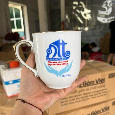 Bộ cốc sứ 4 món in logo dáng ngọn lửa có nắp quai bán tim 350ml BCS-26