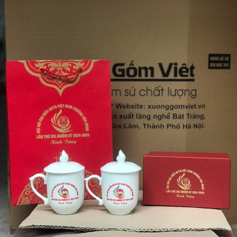 Bộ cốc sứ 2 món in logo dáng ngọn lửa có nắp quai bán tim 350ml BCS-14