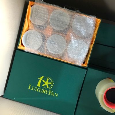 Bộ cốc sứ 6 món in logo dáng trụ lùn quai C kẽ viền vàng 330ml BCS-09