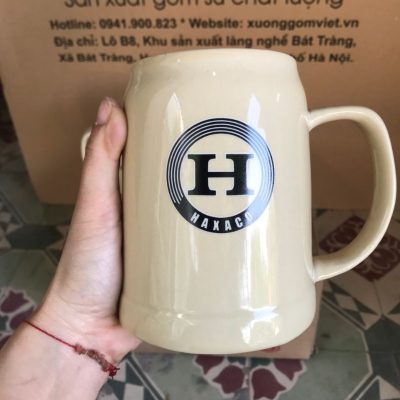 Ca bia in logo dáng trụ quai C màu kem 500ml CB-03