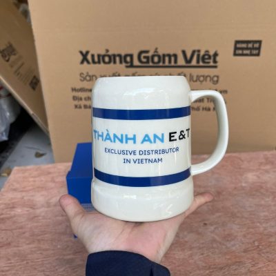 Ca bia in logo dáng trụ quai C màu trắng 500ml CB-04