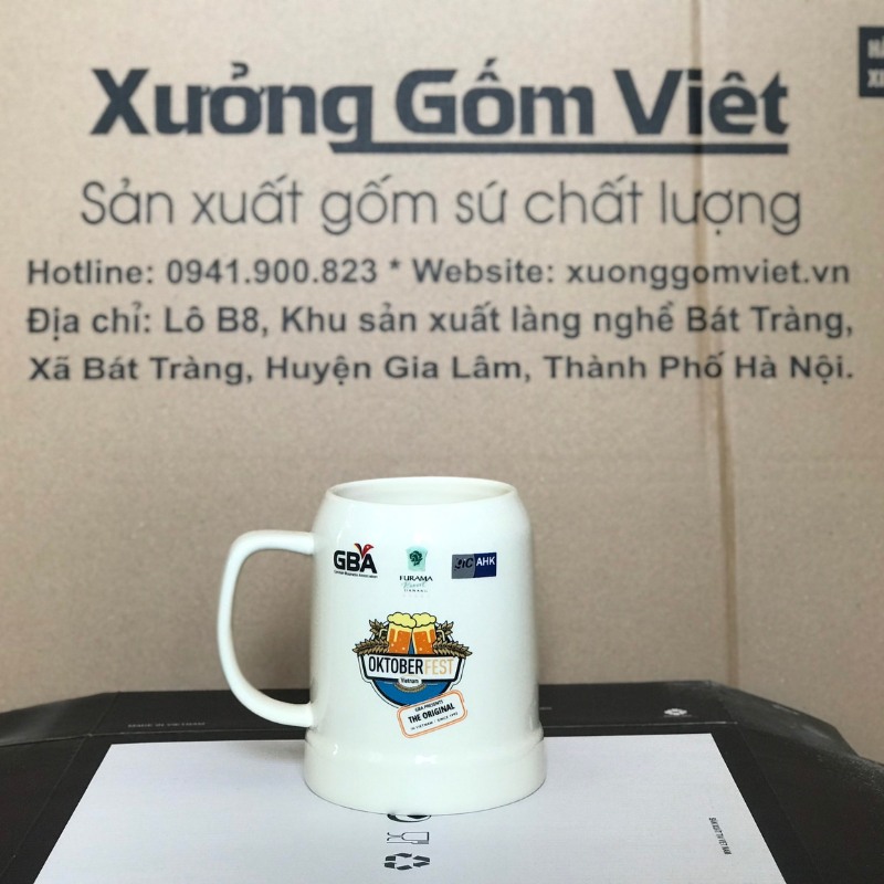 Ca bia in logo dáng trụ quai C màu trắng 500ml CB-01