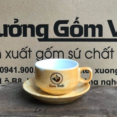 Ly sứ cafe in logo kèm đĩa màu vàng trắng dung tích 220ml LSCF-11