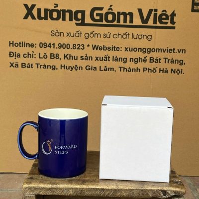 Ly sứ màu in logo màu xanh dương đậm và trắng dáng trụ quai C 350ml LSM-31