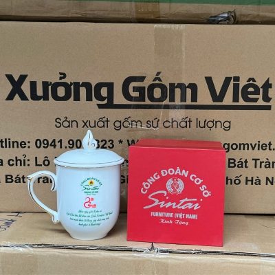 Ly sứ trắng in logo dáng ngọn lửa có nắp quai bán tim 350ml LST-28