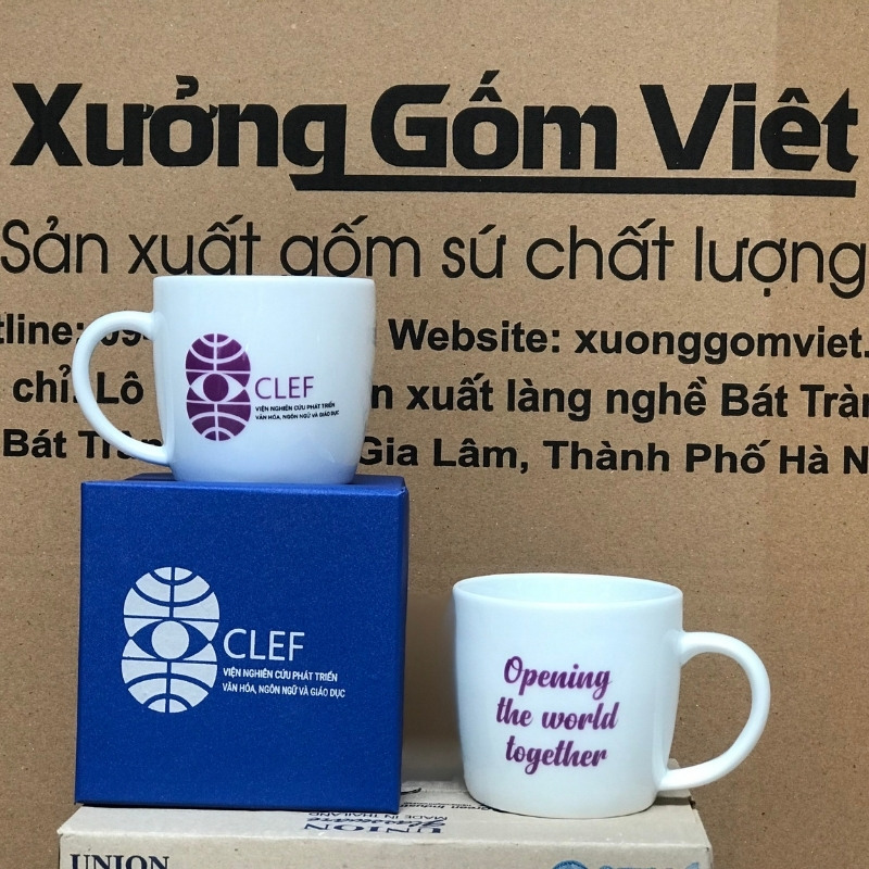 Ly sứ trắng in logo dáng trụ lùn quai C 300ml LST-41