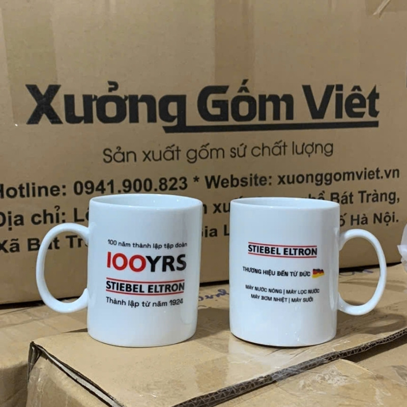 Ly sứ trắng in logo dáng trụ lùn quai C 350ml LST-29