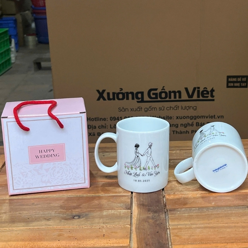 Ly sứ trắng in logo dáng trụ quai C 350ml LST-31