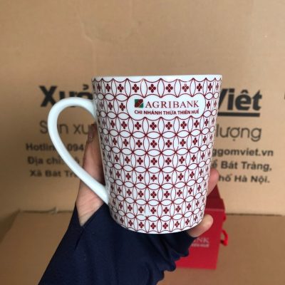 Ly sứ trắng in logo dáng trụ thấp quai bán tim 300ml LST-48