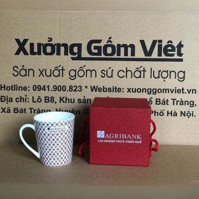 Ly sứ trắng in logo dáng trụ thấp quai bán tim 300ml LST-48