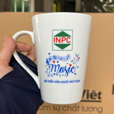Ly sứ trắng in logo dáng vát cao quai bán tim 400ml LST-32