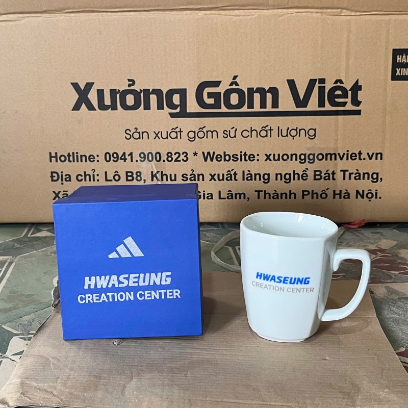 Ly sứ trắng in logo dáng vuông quai vuông 390ml LST-53