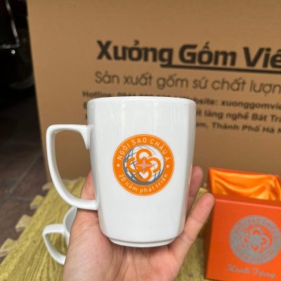 Ly sứ trắng in logo dáng vuông quai vuông 390ml LST-36