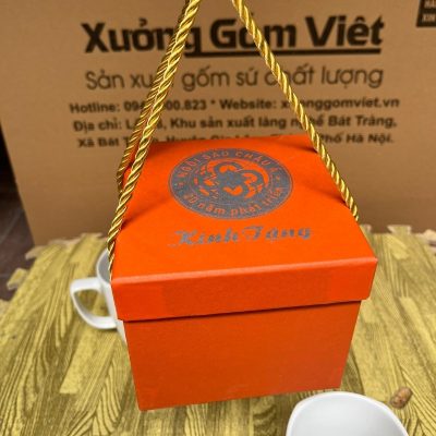 Ly sứ trắng in logo dáng vuông quai vuông 390ml LST-36