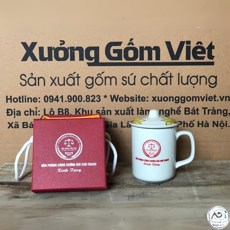 Ly sứ vẽ tay in logo có nắp dáng trụ họa tiết hoa hướng dương 350ml LSVT-03