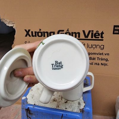 Ly sứ vẽ tay in logo có nắp dáng trụ họa tiết hoa hướng dương 350ml LSVT-01