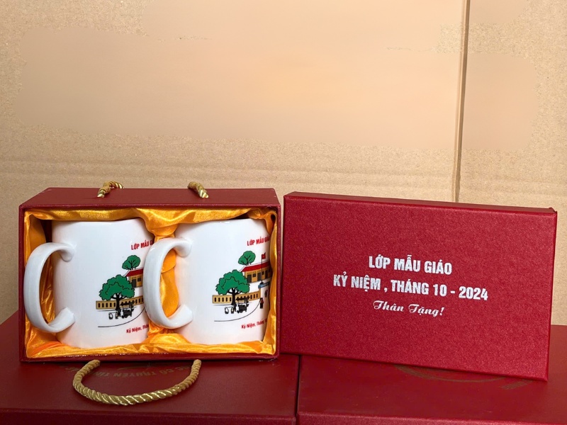 Ly sứ kỷ niệm cho trường học