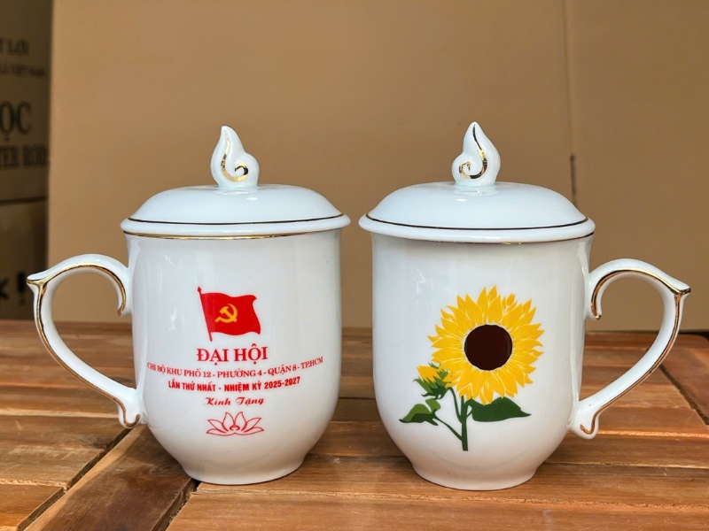Ly sứ quà tặng cho đại hội
